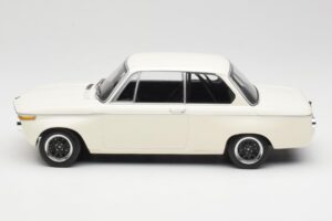 BMW 2002 Weiß Plain Body Version Minichamps 1:18 155702600 Druckguss — Bild 3 von 6