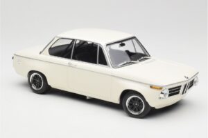 BMW 2002 Weiß Plain Body Version Minichamps 1:18 155702600 Druckguss — Bild 4 von 6