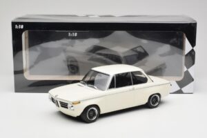 BMW 2002 Weiß Plain Body Version Minichamps 1:18 155702600 Druckguss — Bild 6 von 6