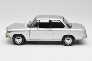 BMW 2002tii Silber AUTOart 1:18 80430151479 Druckguss — Bild 4 von 8