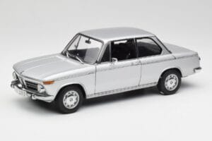 BMW 2002tii Silber AUTOart 1:18 80430151479 Druckguss