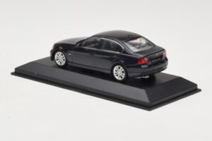 BMW 3 Series E90 Dark Blue Metallic Minichamps 1:43 80420392151-R Druckguss — Bild 4 von 5