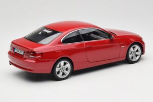 BMW 3 Series E92 Rot Kyosho 1:18 80430407219 Druckguss — Bild 3 von 8