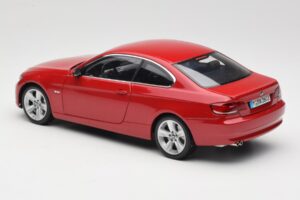 BMW 3 Series E92 Rot Kyosho 1:18 80430407219 Druckguss — Bild 7 von 8