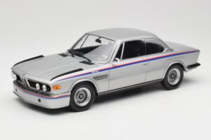 BMW 3.0 CSL E9 Polaris Silver Minichamps 1:18 155028135 Druckguss