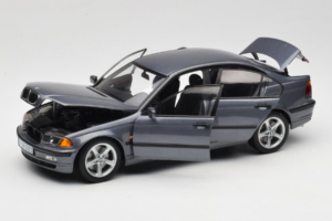 BMW 318i E46 Grey Metallic Händler Edition UT Models 1:18 80430028459 Druckguss — Bild 2 von 8