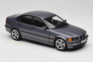 BMW 318i E46 Grey Metallic Händler Edition UT Models 1:18 80430028459 Druckguss — Bild 6 von 8