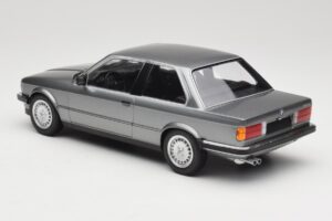 BMW 323i E30 Grey Metallic Minichamps 1:18 155026006 Druckguss — Bild 5 von 6