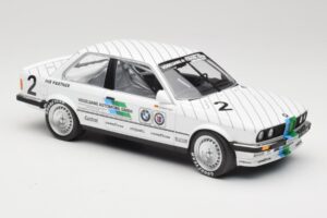 BMW 325i E30 #2 O. Manthey Vogelsang Automobile 3rd Place Eifel Race DTM 1986 Minichamps 1:18 155862602 Druckguss — Bild 4 von 6
