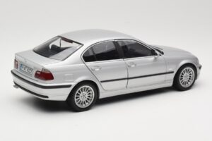 BMW 330i E46 Silber UT 1:18 80430302328 Druckguss — Bild 3 von 8