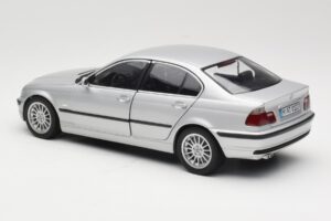 BMW 330i E46 Silber UT 1:18 80430302328 Druckguss — Bild 7 von 8