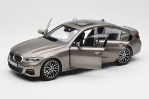 BMW 330i G20 Silber Norev 1:18 183275 Druckguss — Bild 2 von 8