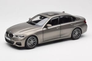 BMW 330i G20 Silber Norev 1:18 183275 Druckguss