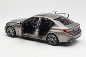 BMW 330i G20 Silber Norev 1:18 183275 Druckguss — Bild 5 von 8