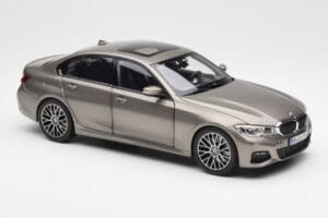 BMW 330i G20 Silber Norev 1:18 183275 Druckguss — Bild 6 von 8