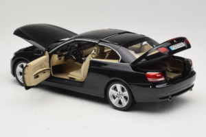 BMW 335i E93 Cabriolet Sapphire Black Kyosho 1:18 80430413375 Druckguss — Bild 7 von 10