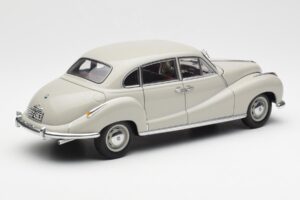 BMW 501 Cortina Grau AUTOart 1:18 80430393098 Druckguss — Bild 3 von 8