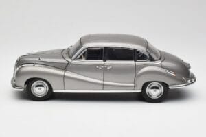 BMW 502 2.6 Luxus Silver Beige Metallic AUTOart 1:18 70591 Druckguss — Bild 4 von 8