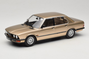 BMW 520i E28 Gold Metallic IXO 1:18 18CMC184 Druckguss