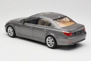 BMW 530i E60 Grey Metallic Revell 1:18 08841 Druckguss — Bild 7 von 8