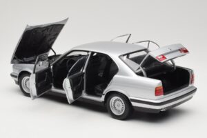 BMW 535i E34 Silber Minichamps 1:18 100024005 Druckguss — Bild 5 von 8
