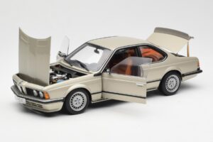 BMW 635 CSi E24 Bronzit Beige Metallic AUTOart 1:18 70523 Druckguss — Bild 2 von 8