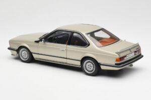 BMW 635 CSi E24 Bronzit Beige Metallic AUTOart 1:18 70523 Druckguss — Bild 7 von 8