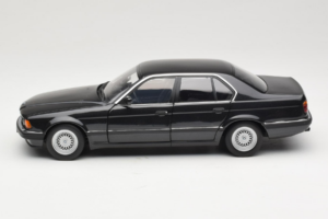BMW 730i E32 Black Metallic Minichamps 1:18 100023002 Druckguss — Bild 4 von 8