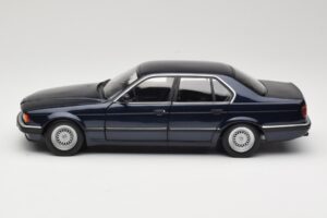 BMW 730i E32 Blau Metallic Minichamps 1:18 100023006 Druckguss — Bild 4 von 8