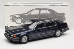 BMW 730i E32 Blau Metallic Minichamps 1:18 100023006 Druckguss — Bild 8 von 8