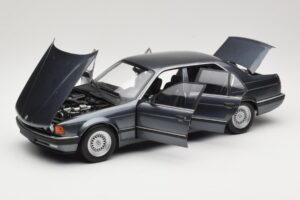 BMW 730i E32 Grey Metallic Minichamps 1:18 100023005 Druckguss — Bild 2 von 8
