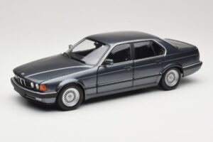 BMW 730i E32 Grey Metallic Minichamps 1:18 100023005 Druckguss