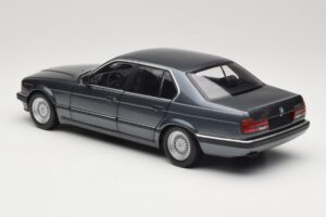 BMW 730i E32 Grey Metallic Minichamps 1:18 100023005 Druckguss — Bild 7 von 8