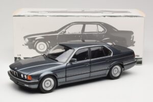 BMW 730i E32 Grey Metallic Minichamps 1:18 100023005 Druckguss — Bild 8 von 8