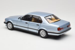 BMW 730i E32 Hellblau Metallic Minichamps 1:18 100023008 Druckguss — Bild 7 von 8