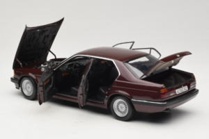 BMW 730i E32 Red Metallic Minichamps 1:18 100023001 Druckguss — Bild 5 von 8