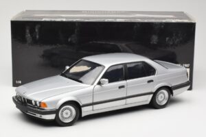 BMW 730i E32 Silber Minichamps 1:18 100023000 Druckguss — Bild 8 von 8