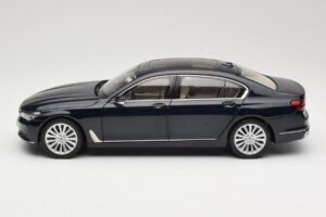 BMW 750Li F02 Imperial Blue Paragon 1:18 80432405586 Druckguss — Bild 4 von 8
