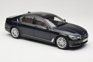 BMW 750Li F02 Imperial Blue Paragon 1:18 80432405586 Druckguss — Bild 6 von 8