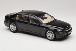 BMW 760Li E66 Individual Schwarz Kyosho 1:18 08573RB Druckguss — Bild 6 von 8