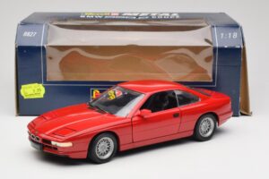 BMW 850Ci E31 Brilliant Red Revell 1:18 8827 Druckguss — Bild 8 von 8