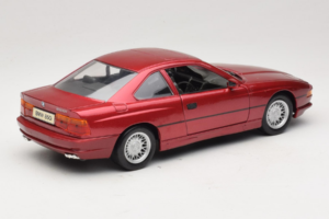 BMW 850i E31 Rot Tchibo 1:18 36157 Druckguss — Bild 3 von 8