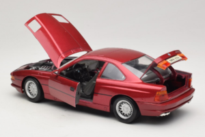 BMW 850i E31 Rot Tchibo 1:18 36157 Druckguss — Bild 5 von 8
