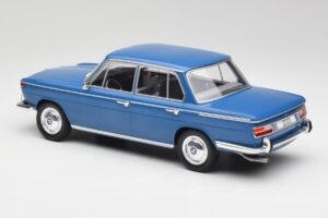 BMW 2000 Tilux E120 Caribe Blau MCG 1:18 MCG18291 Druckguss — Bild 5 von 6