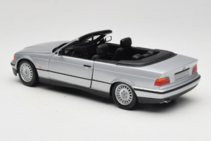 BMW 3 Series E36 Cabriolet Silber UT Models 1:18 BMW008 Druckguss — Bild 7 von 8