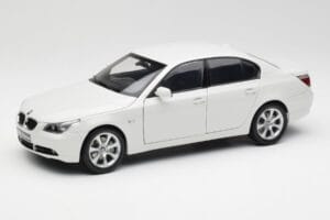 BMW E60 545i Alpine Weiß Kyosho 1:18 08591W Druckguss