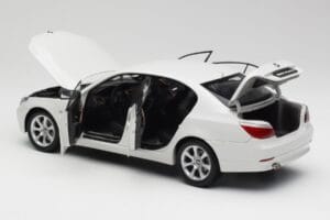 BMW E60 545i Alpine Weiß Kyosho 1:18 08591W Druckguss — Bild 5 von 8
