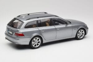 BMW 545i E61 Touring Hellgrau Kyosho 1:18 80430308414 Druckguss — Bild 3 von 8