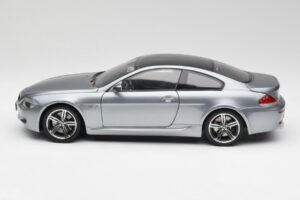 BMW M6 E63 Silver Grau Kyosho 1:18 08703GR Druckguss — Bild 4 von 8