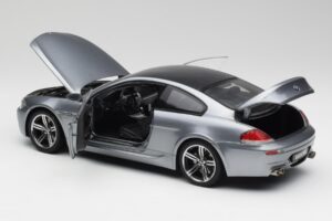 BMW M6 E63 Silver Grau Kyosho 1:18 08703GR Druckguss — Bild 5 von 8